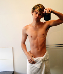 Cute Selfying Boys 58efd0fad15c6.jpg
