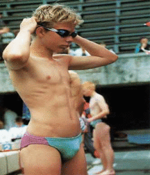 Of Bulges and iPhones (270) 59035feeb4e7d.gif