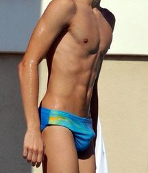 Of Bulges and iPhones (270) 59035ff825881.jpg
