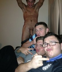 Naked str8 friends 3 57c1eba51b2b6.jpg