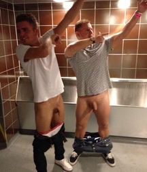 Naked str8 friends 8 57d05e85383a1.jpg