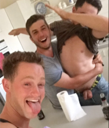 Naked str8 friends 32 587fbf90f08ee.png