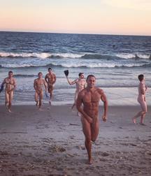 Naked str8 friends 50 59107143ce7a6.jpg