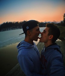 Love guys 1 570b3ced1700f.jpg
