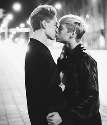 Love guys 1 570b3d20752c3.jpg
