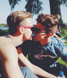Love guys 2 570d0760a3948.jpg