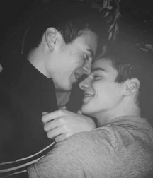 Love guys 2 570d07694ff38.jpg