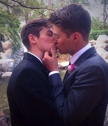 Love guys 2 570d07d4ca536.jpg