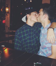 Love guys 3 570e44e25e0fb.jpg