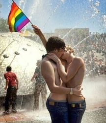 Love guys 4 5710ec1070f1a.jpg