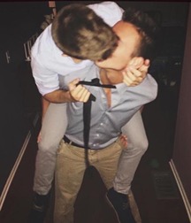 Love guys 4 5710ecc44e720.jpg