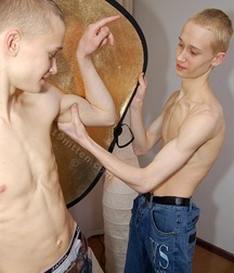 Aaron & Artur 586bfdd3a0093.jpg