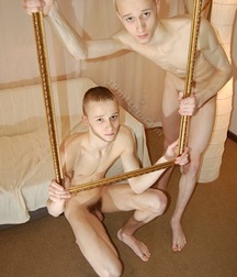 Aaron & Artur 586bfe25d984a.jpg