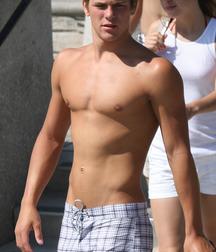 Hot Shirtless 56893c396fb27.jpg