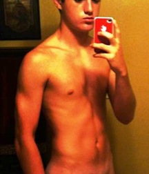 Selfie boys 5ba4a8f498a95.jpg