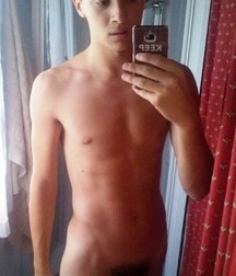 Selfie boys 5ba4a8fe4c44e.jpg