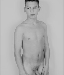 Even More Random Hot Boys 5958f9a6d35c7.jpg