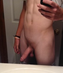 Hot Boys 14 5a53879bc8a1b.jpg