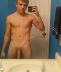 Hot Boys 17 5a53890f5b52c.jpg