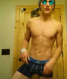 Hot Boy's Club 15 5a7ae6007e7b3.jpg