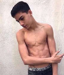 Nothing But Twinks 2 5ace0df322257.jpg