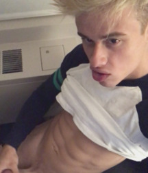 Twinks World 3 5b9bc002bcf24.jpg
