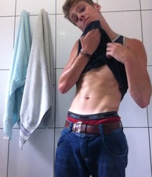 Hot Pics 5bb365e6d247e.jpg