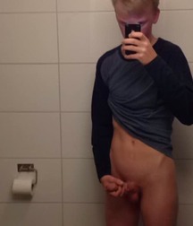 Hot Pics 5bb3660356351.jpg