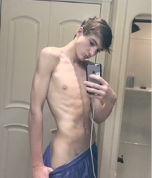 Yummy Boys 5be58b71bd998.jpg