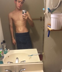 Gay Tube Amature Selfie Twink Porn and Gay Tube Images 18 5d00f22e1b63c.jpg