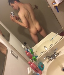 Gay Tube Amature Selfie Twink Porn and Gay Tube Images 18 5d00f2317642d.jpg