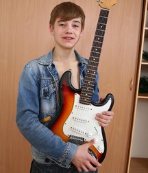 Aaron Vol. 2 59bf3b6c2dd6d.jpg