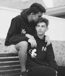 Loving boys 5d5e497f9e9a4.jpg