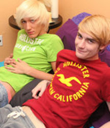 Blond Young Twinks