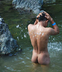 Guys Just Showing their Stuff 5763380ee311a.jpg