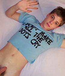 Guys Just Showing their Stuff 5763381a79941.jpg