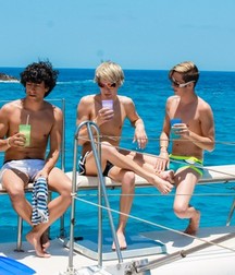 Boys, Boys, Boys 579c17ab06836.jpg