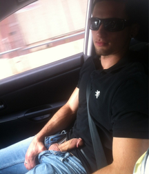 Boys in Cars 579e982aa2eb4.jpg