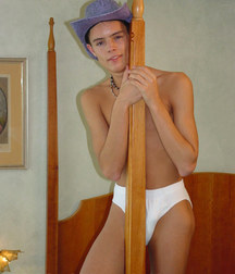 Boy Fest Model 57a110a3199e3.jpg