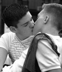 Boys Kissing 57bdfcceaece9.jpg