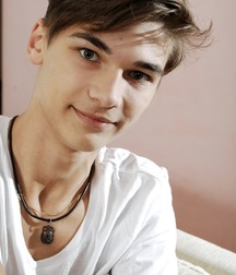 Cute Boy Posing 57c2ed013b532.jpg