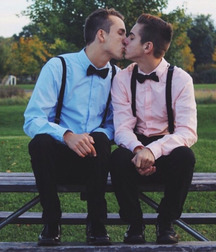 Boys Kissing 57d62a3b8495e.jpg