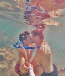 Boys Kissing 57d62a4024bbf.jpg