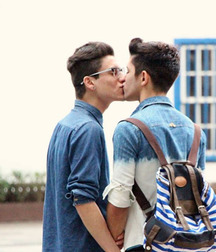 Boys Kissing 57d62a4a9ea93.jpg