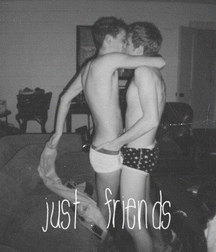 Boys Kissing 57d62a5ce7022.png