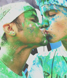 Boys Kissing 57d62a61636dd.jpg