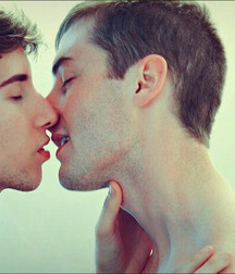 Boys Kissing 57d62a6d3d4dc.jpg