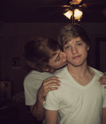 Boys Kissing 57d62a7bb07f5.jpg