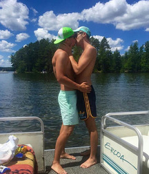 Boys Kissing 57d62a88989b0.jpg