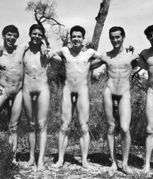 Naked Boys Outside 57da813c45134.jpg